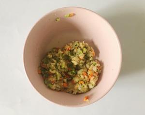 宝宝辅食·鲜虾土豆泥时蔬肉松饭团的做法 步骤6