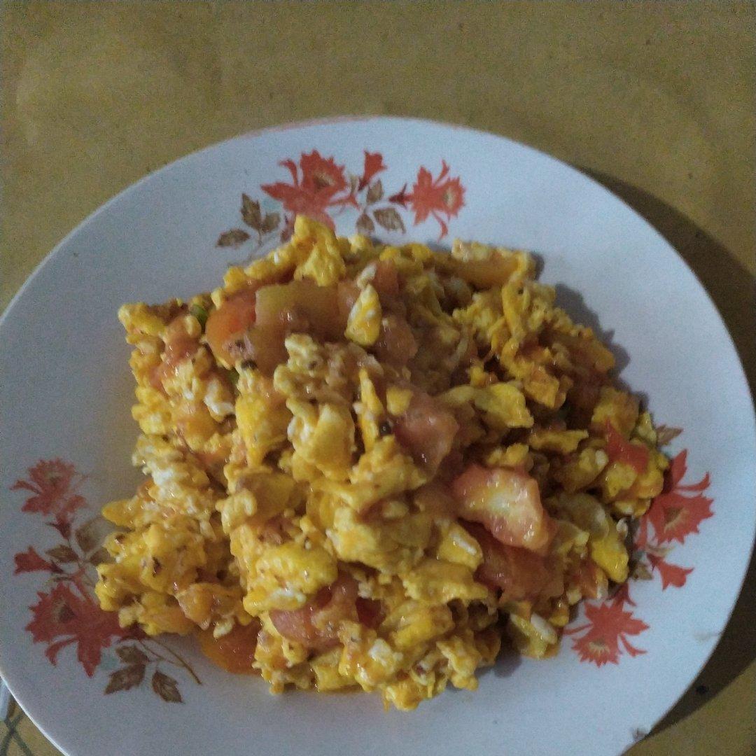 西红柿炒鸡蛋时，多加这一步，鸡蛋香嫩又入味