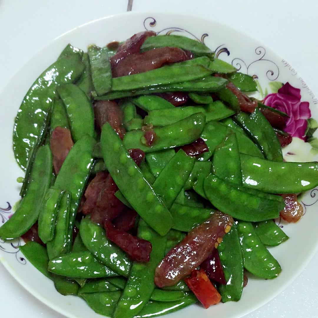 腊肠炒荷兰豆