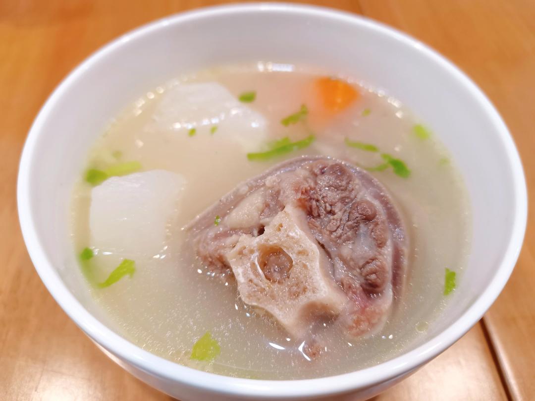 白萝卜牛尾汤
