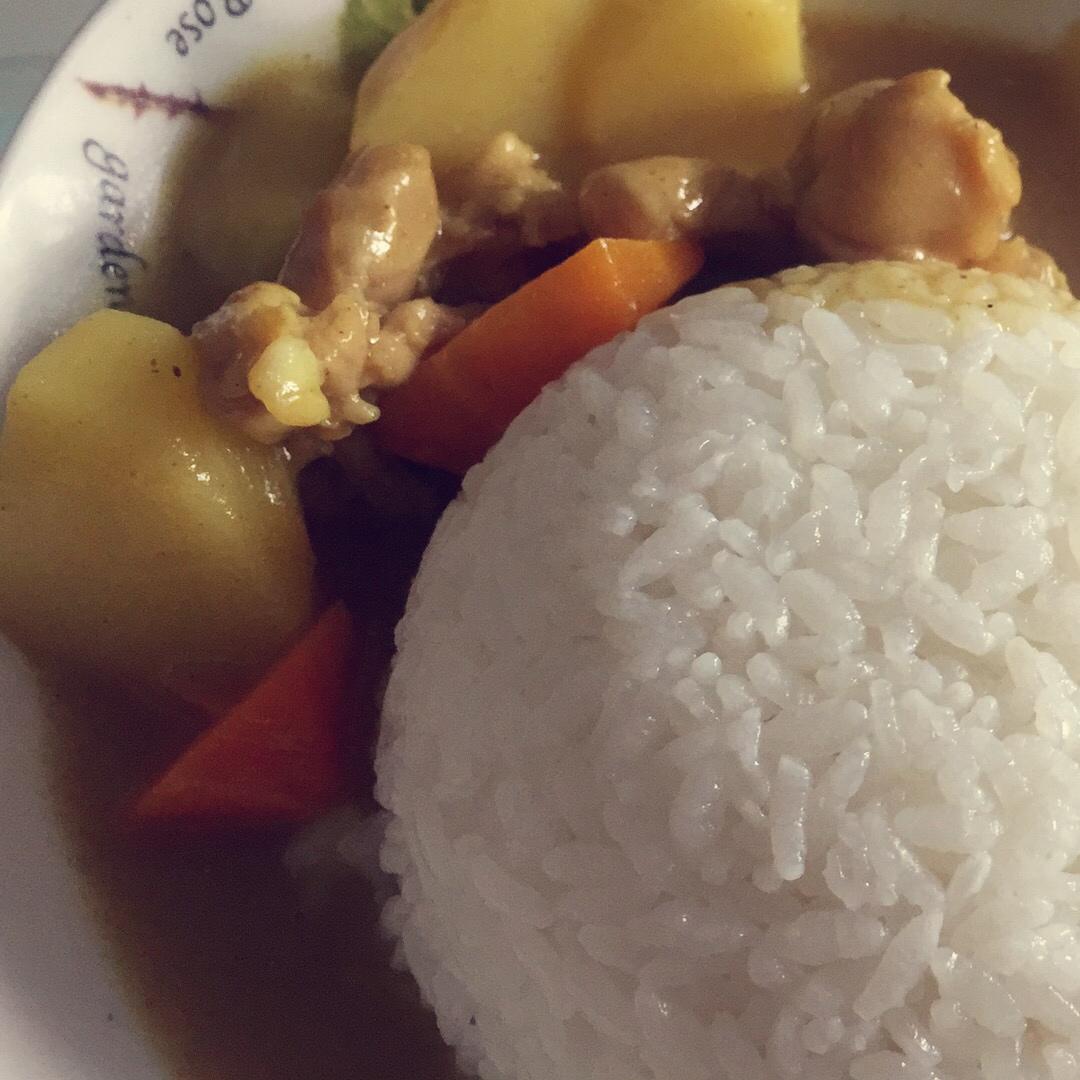 咖喱鸡肉饭