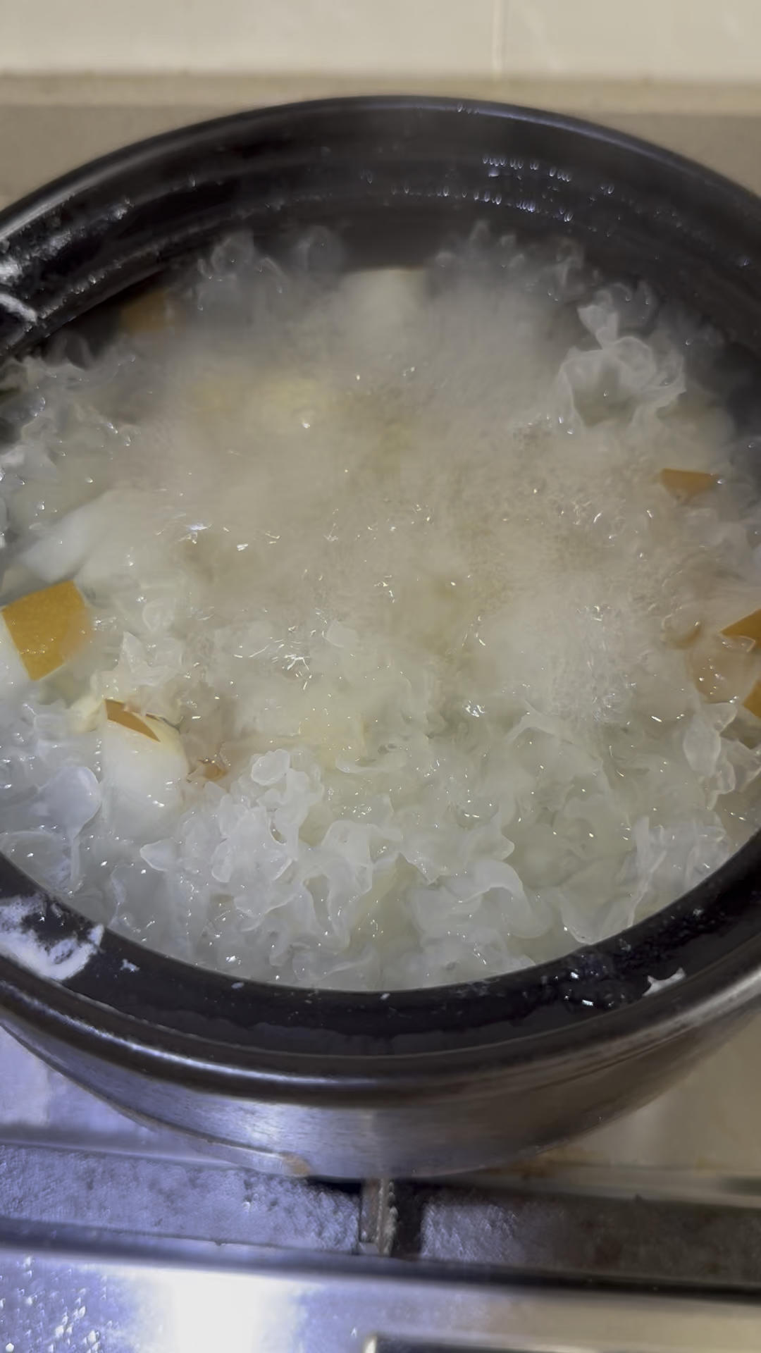 冰糖银耳梨汤