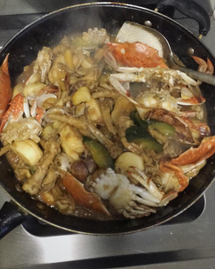 胖哥俩肉蟹煲