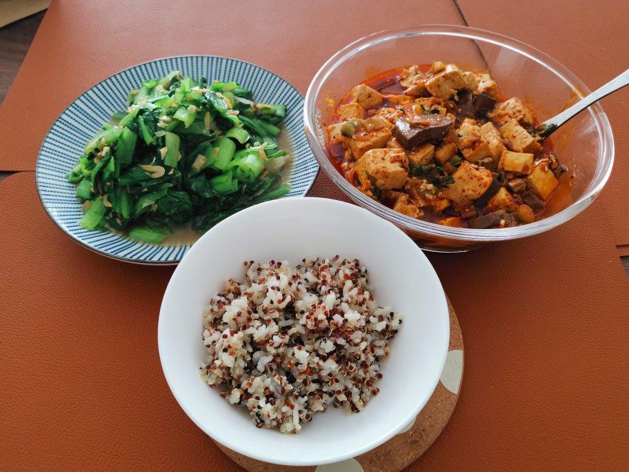 超级好吃的鸭血豆腐