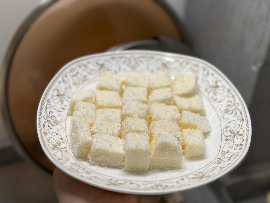 完胜85度C牛奶椰丝小方