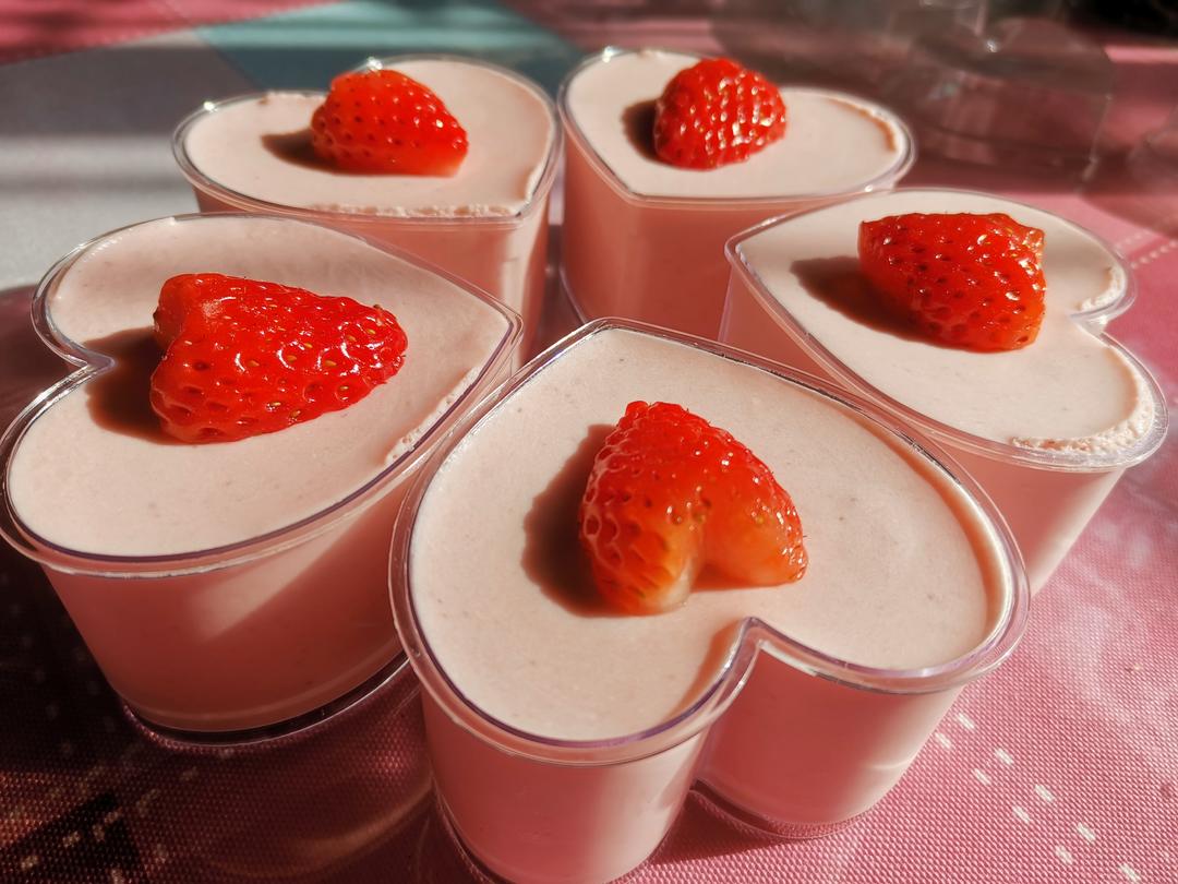 草莓慕斯蛋糕🍓
