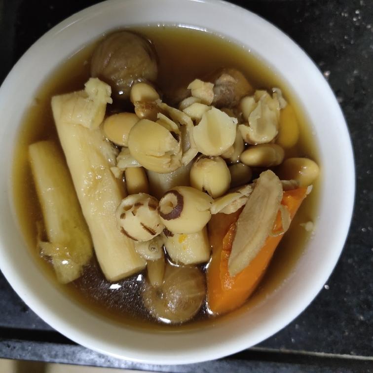 淮山胡萝卜瘦肉汤
