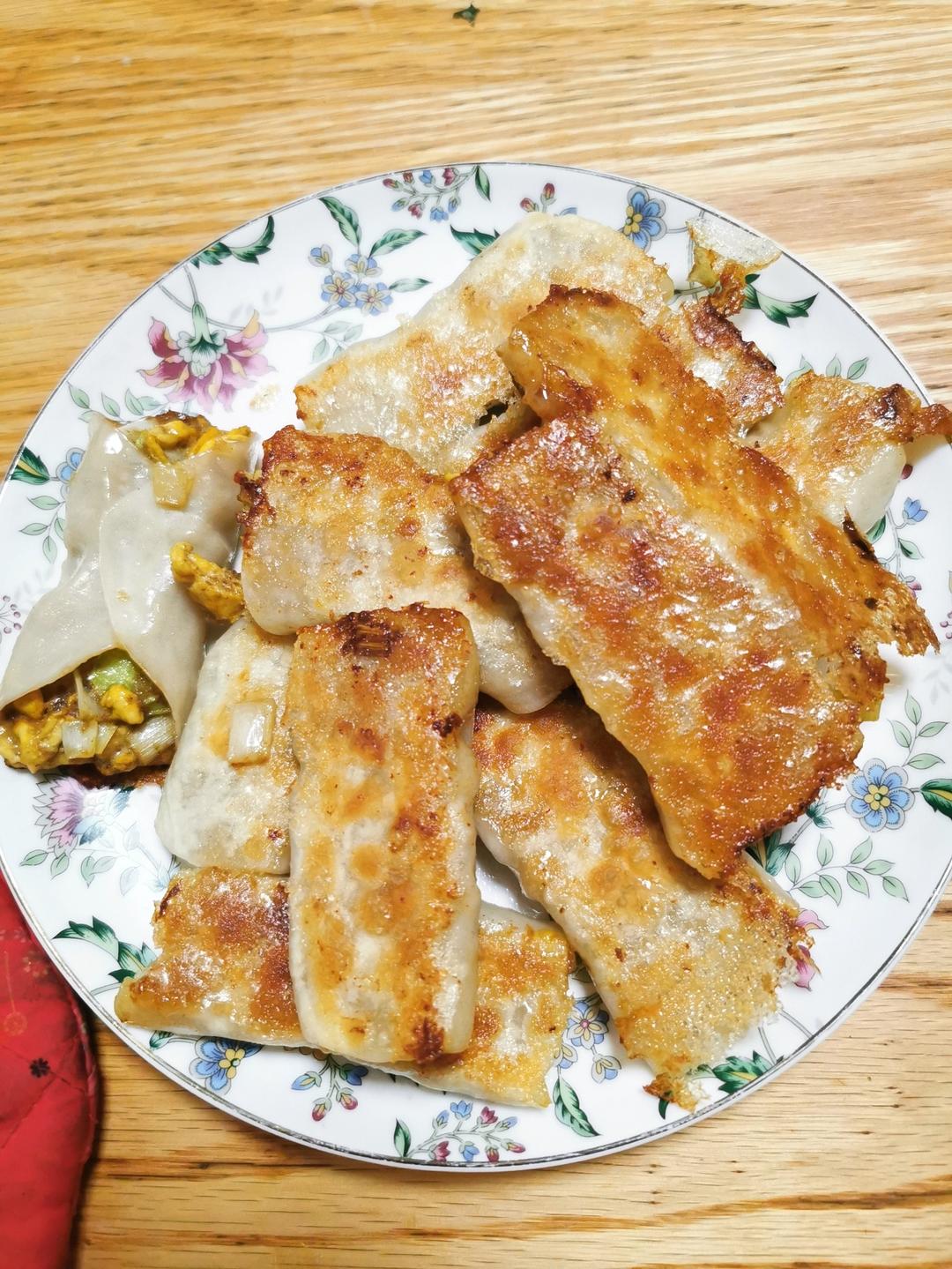 回民街牛肉韭黄锅贴