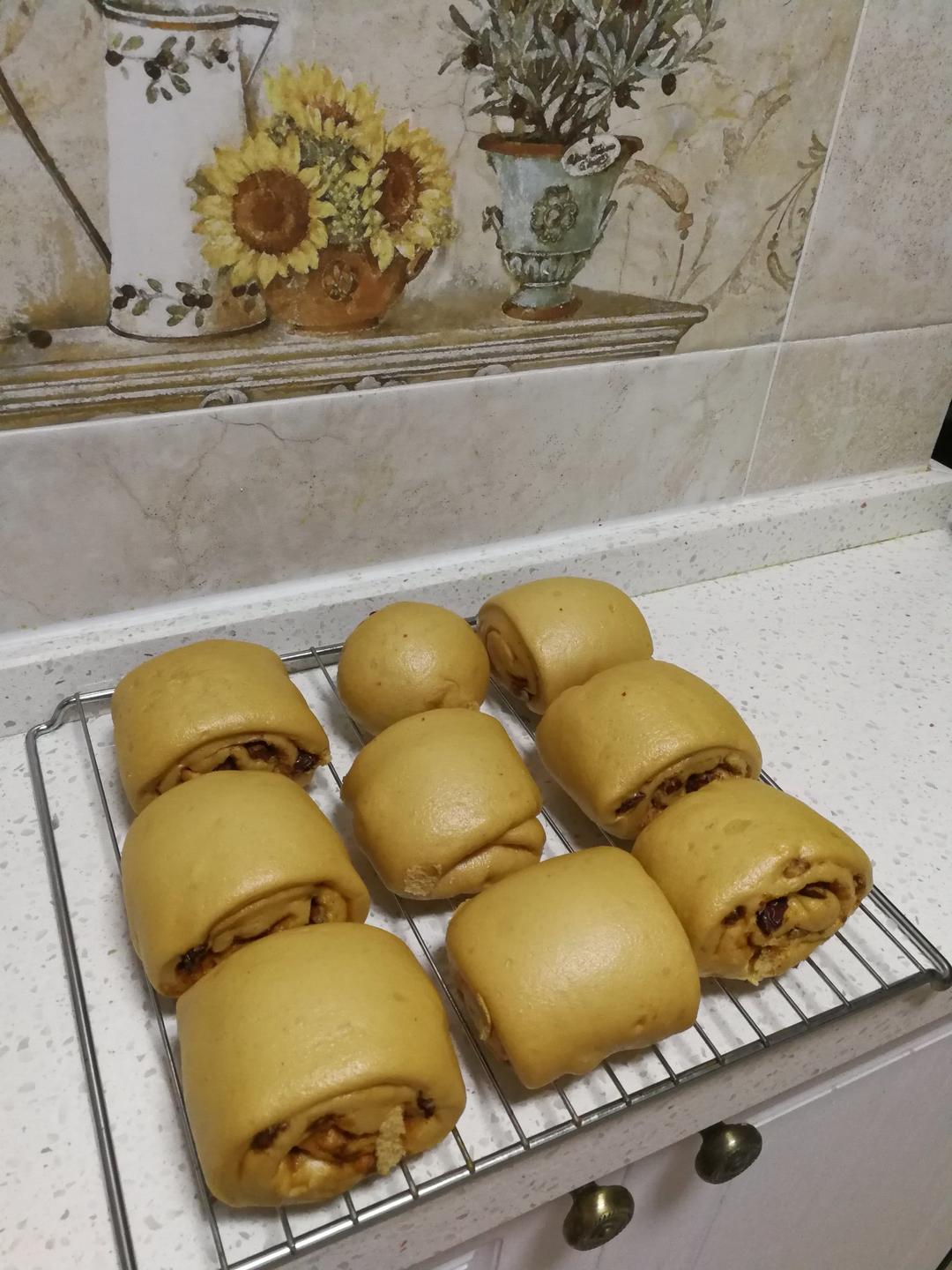 满满都是夹馅的红糖馒头