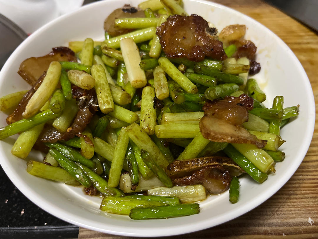 快手家常菜 蒜苔（蒜苗）炒肉