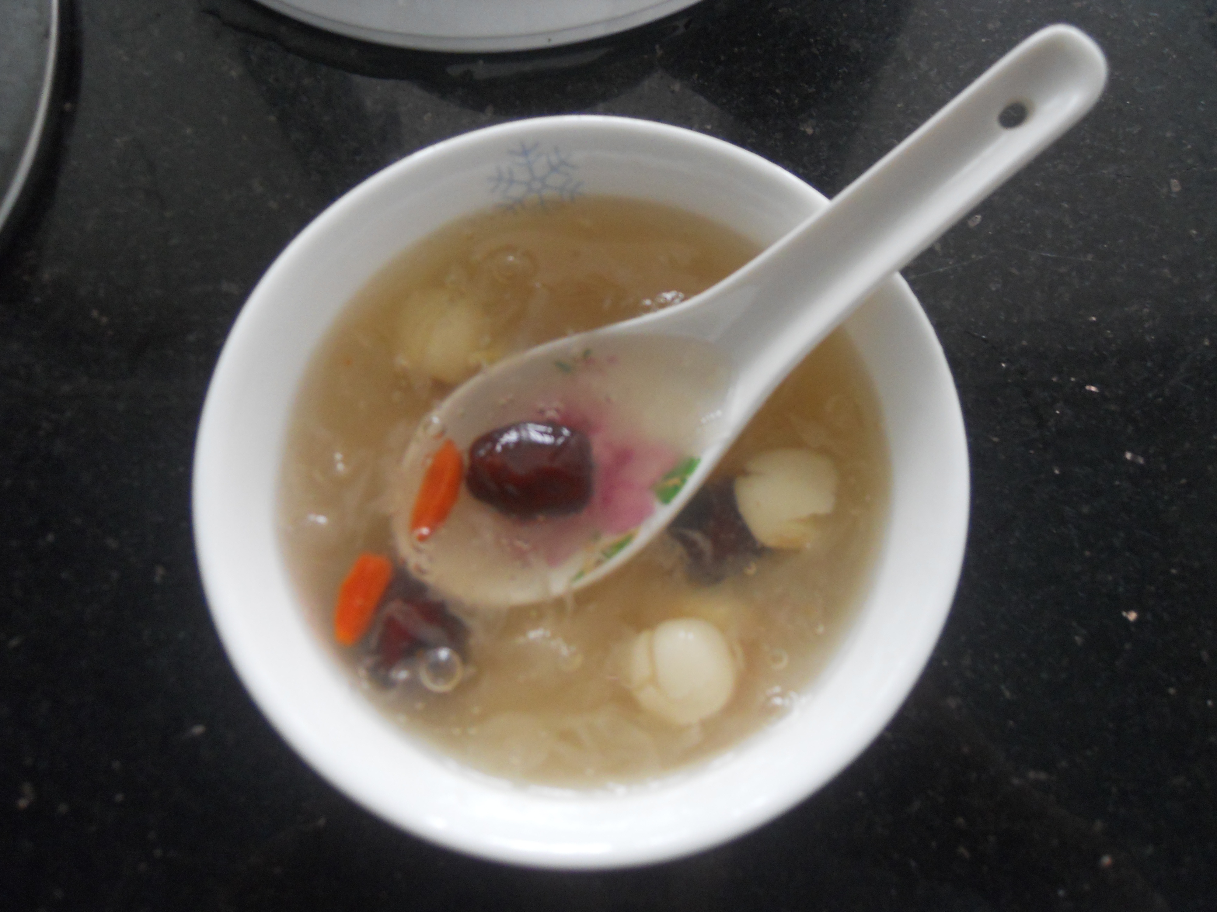 红枣银耳莲子羹