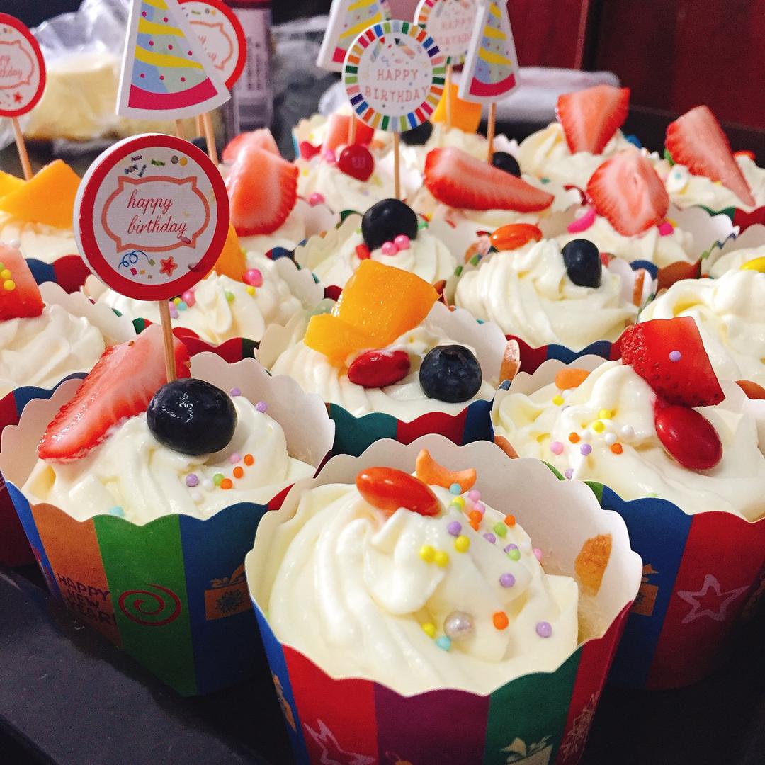 不回缩杯子蛋糕cupcake