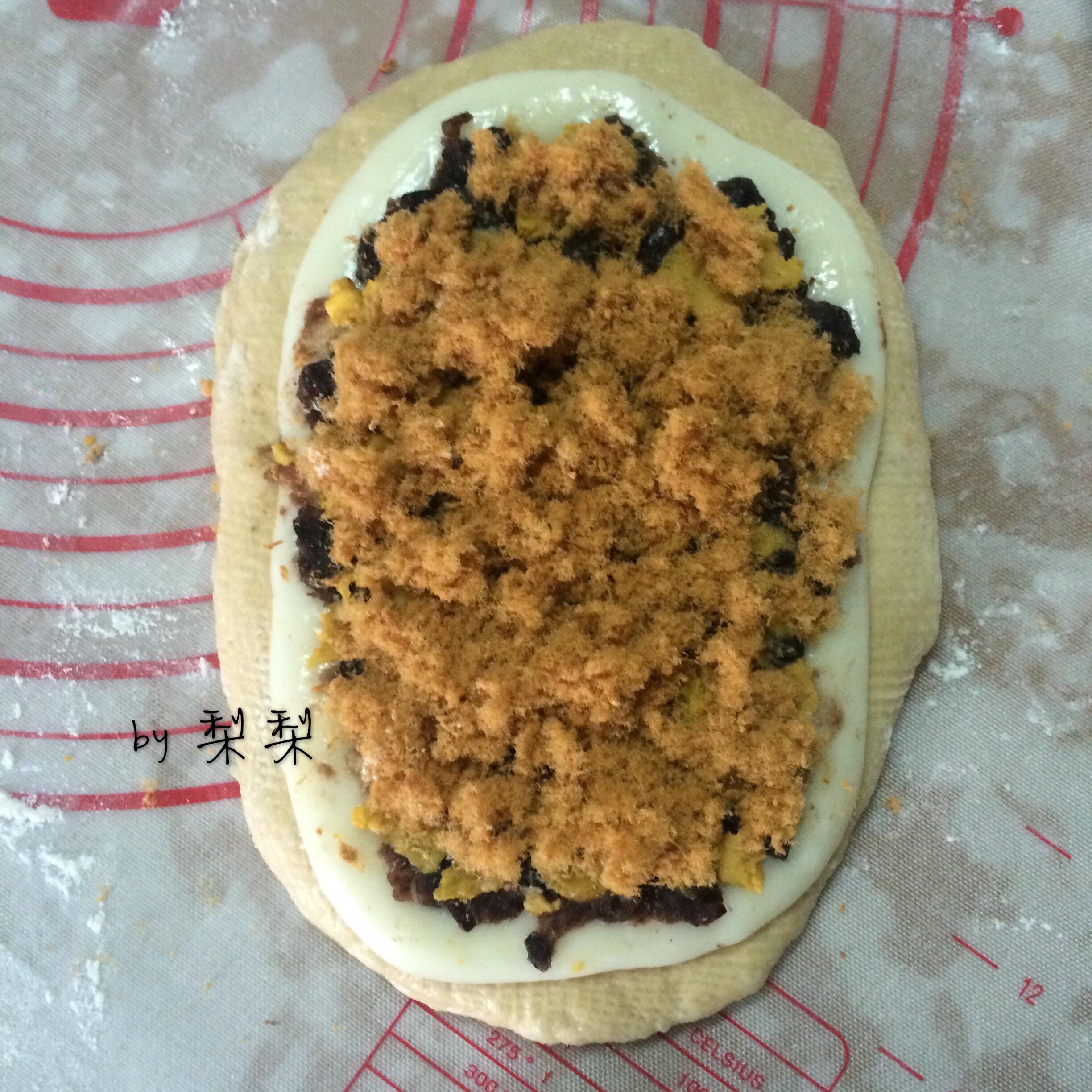 超有料蛋黄肉松红豆麻薯面包（蛋黄酥馅软欧）的做法 步骤5