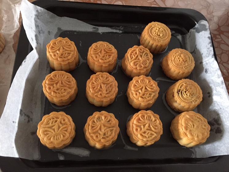 广式月饼——蛋黄莲蓉月饼