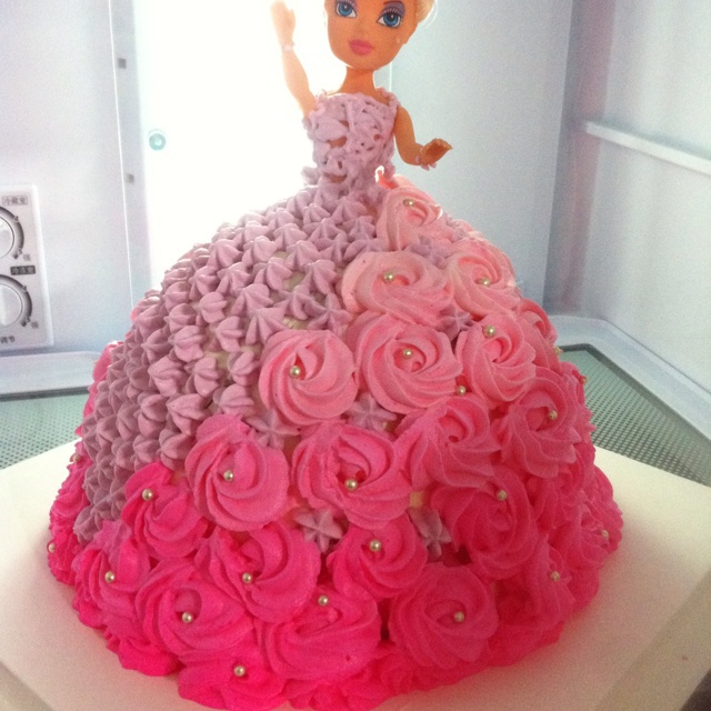 梦幻时尚的芭比蛋糕