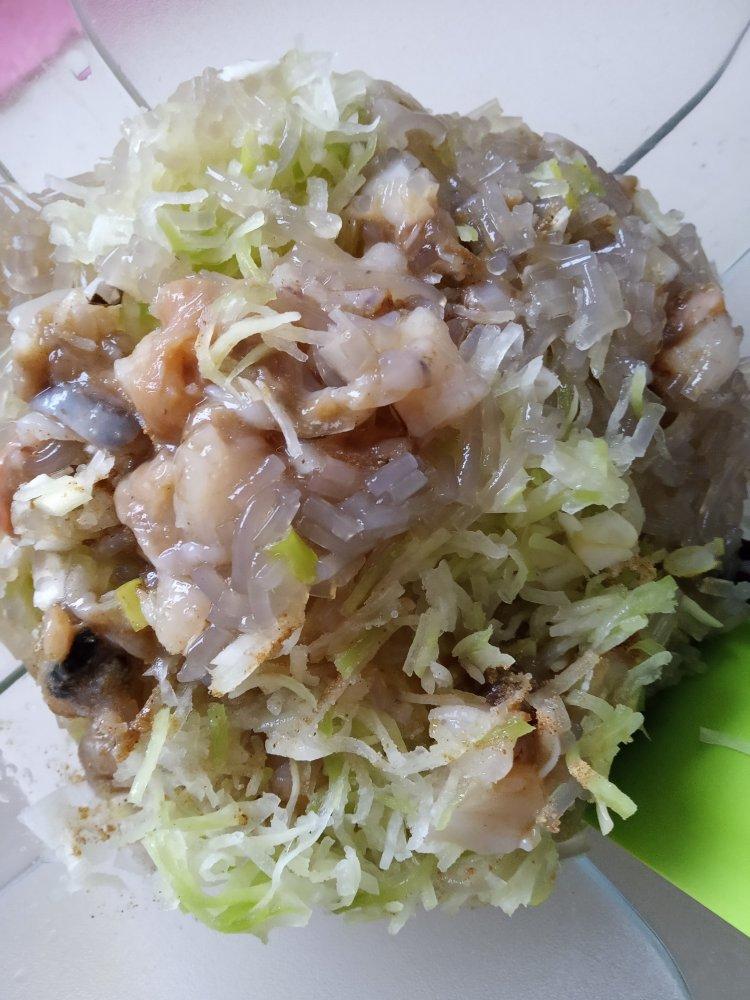 鲜香葱香鲜肉罗卜饺子