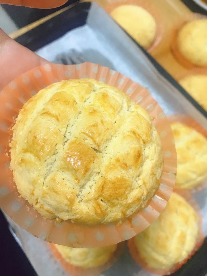 好吃到炸裂的港式菠萝包（附带制作酥皮的小视频）