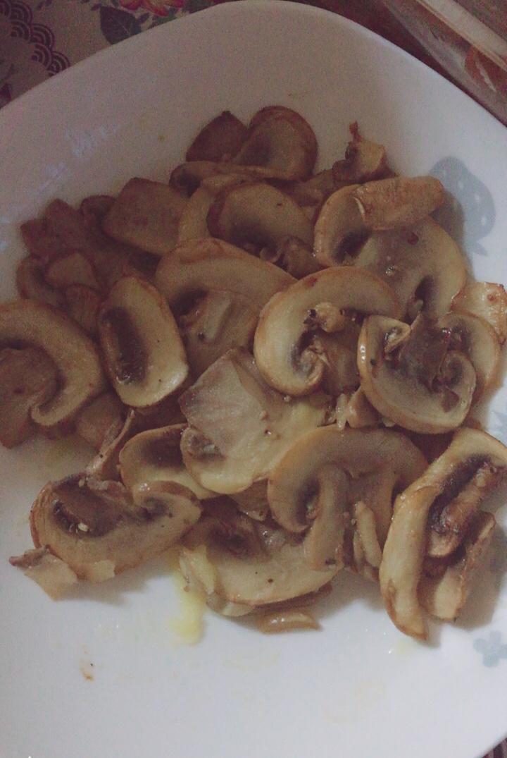 主厨炒蘑菇