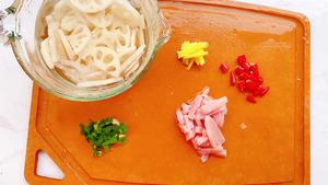 家常菜-肉丝炒藕片、好吃的快手下饭菜的做法 步骤1