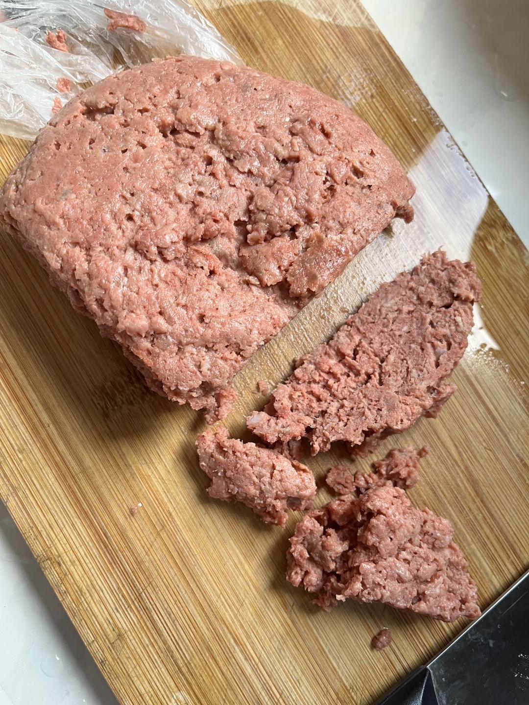 别再给孩子买火腿肠了！试试这款自制午餐肉  无添加肉香软（适合一岁以上婴幼儿辅食）蒸肉糕，蒸午餐肉