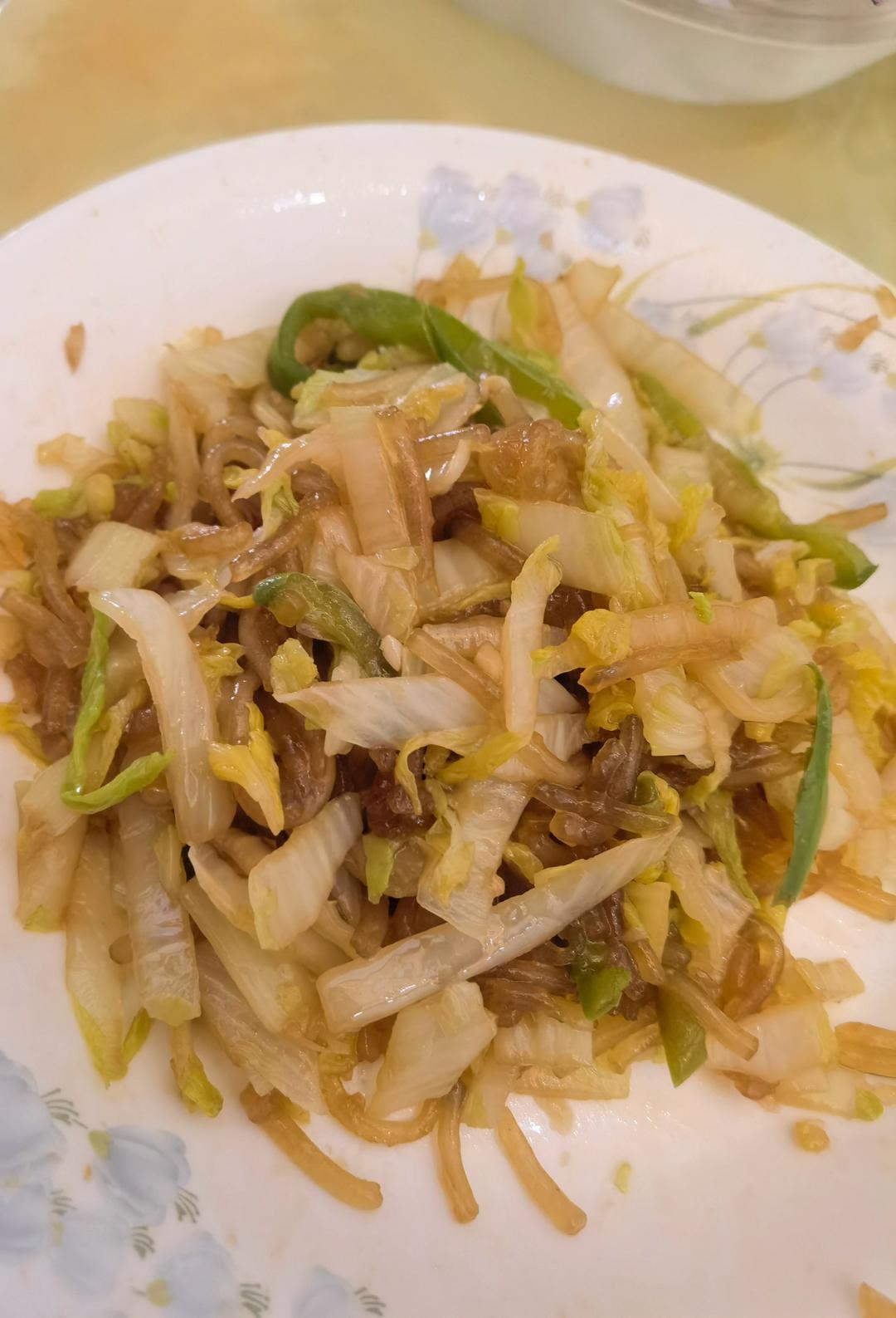 最近爱吃粉丝粉条～包菜炒粉丝