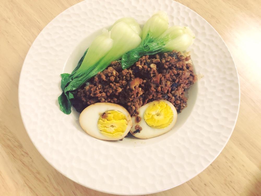 洋葱酥卤肉饭
