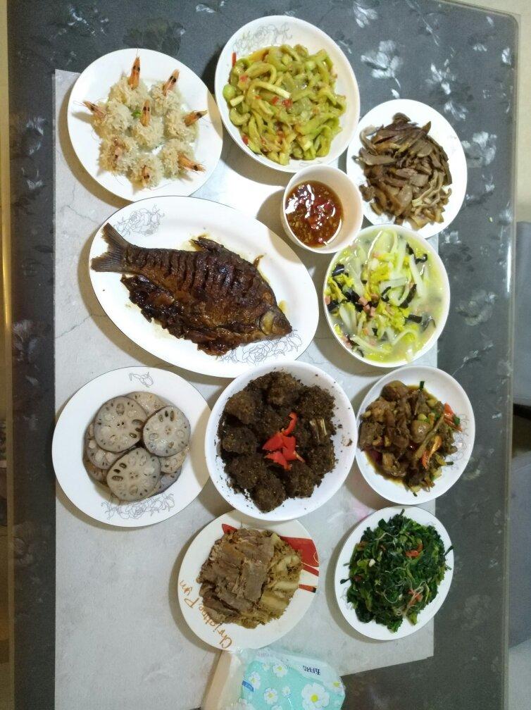 葱烤鲫鱼