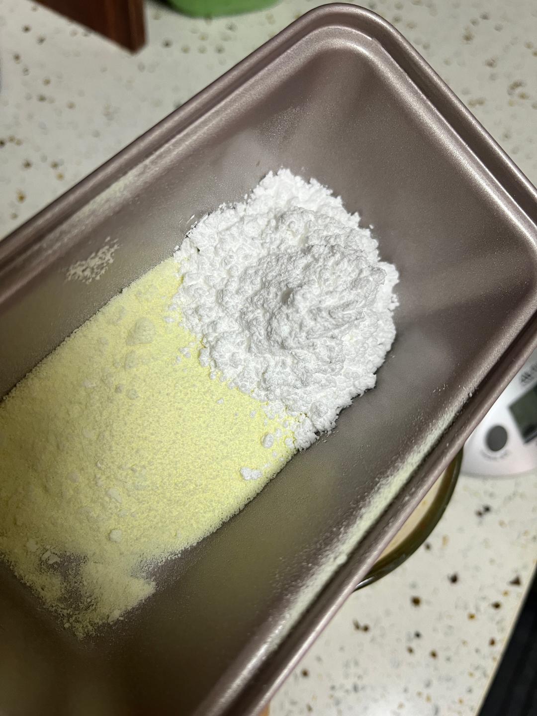 纯奶手撕吐司的做法 步骤1