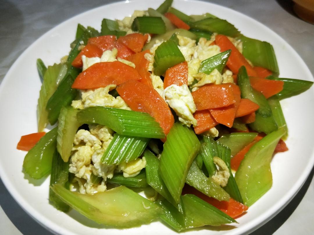 《中餐厅》芹菜炒蛋