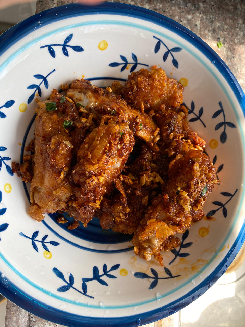 ㊙️外酥里嫩❗️好吃到舔手指的香辣脆皮鸡翅