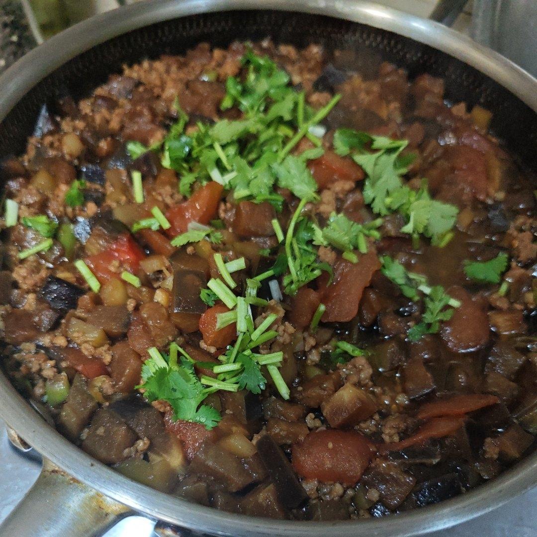 西红柿茄子肉丁打卤面