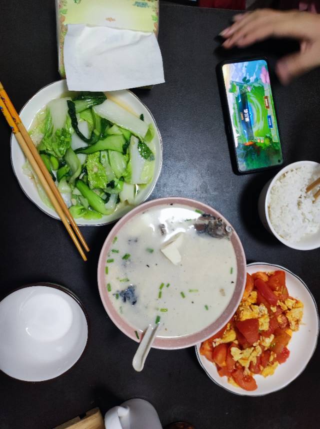 奶白鲫鱼豆腐汤|一条鱼最后的温柔