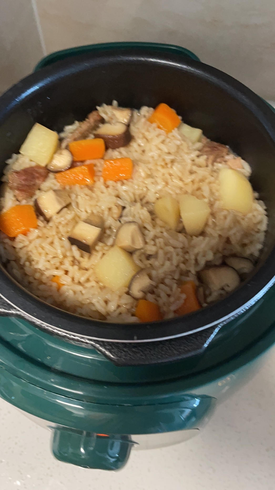 好吃到舔盘的电饭锅排骨焖饭，你一定要学会