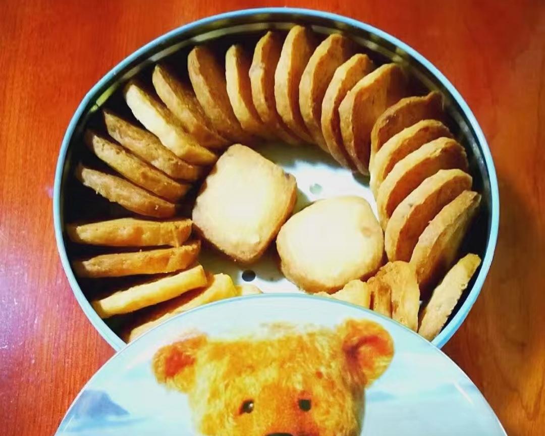 奶香浓郁特别酥松的夏威夷果仁蔓越莓曲奇的做法