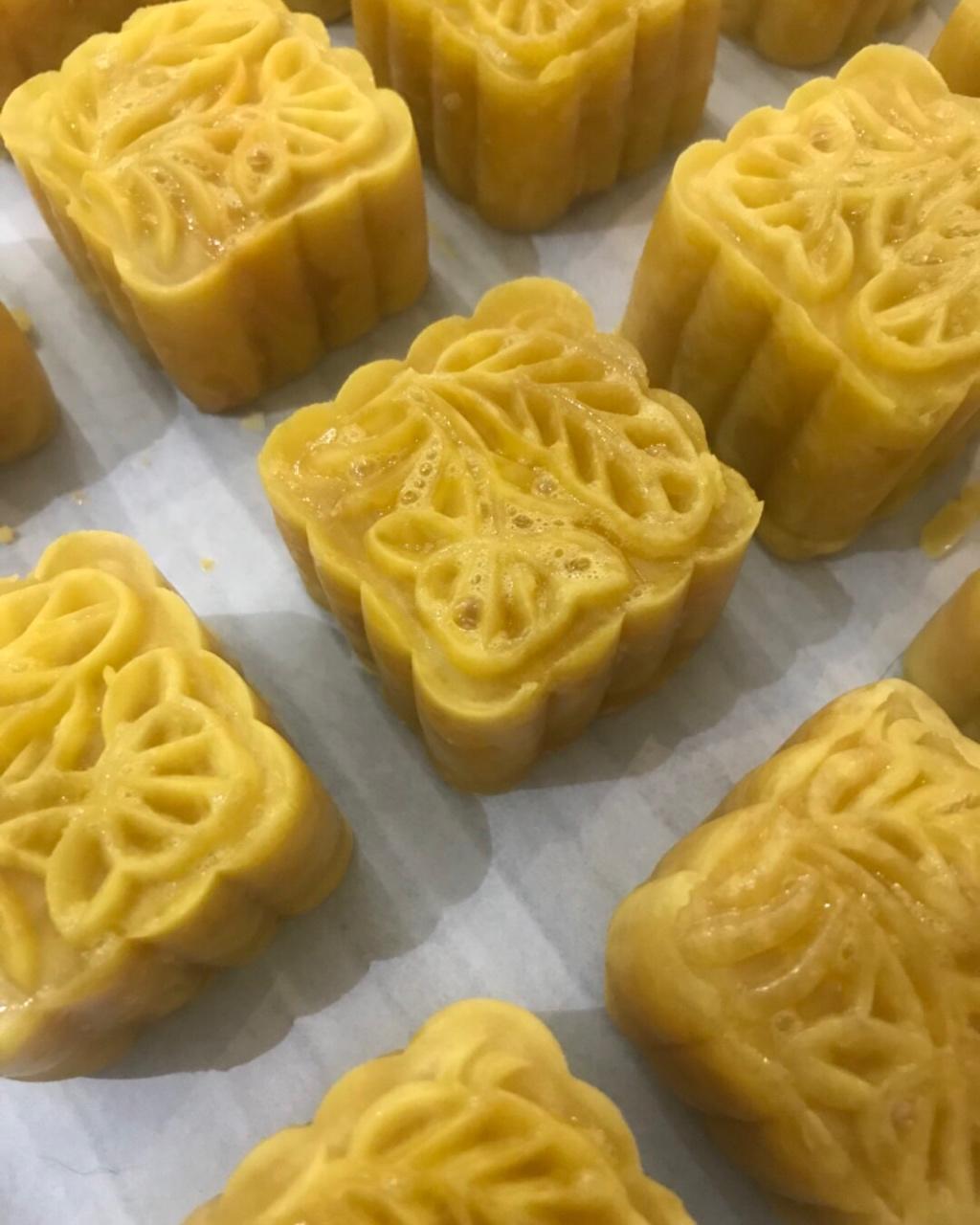 奶黄流心月饼