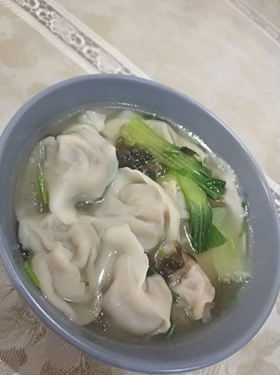 八种馄饨 包法