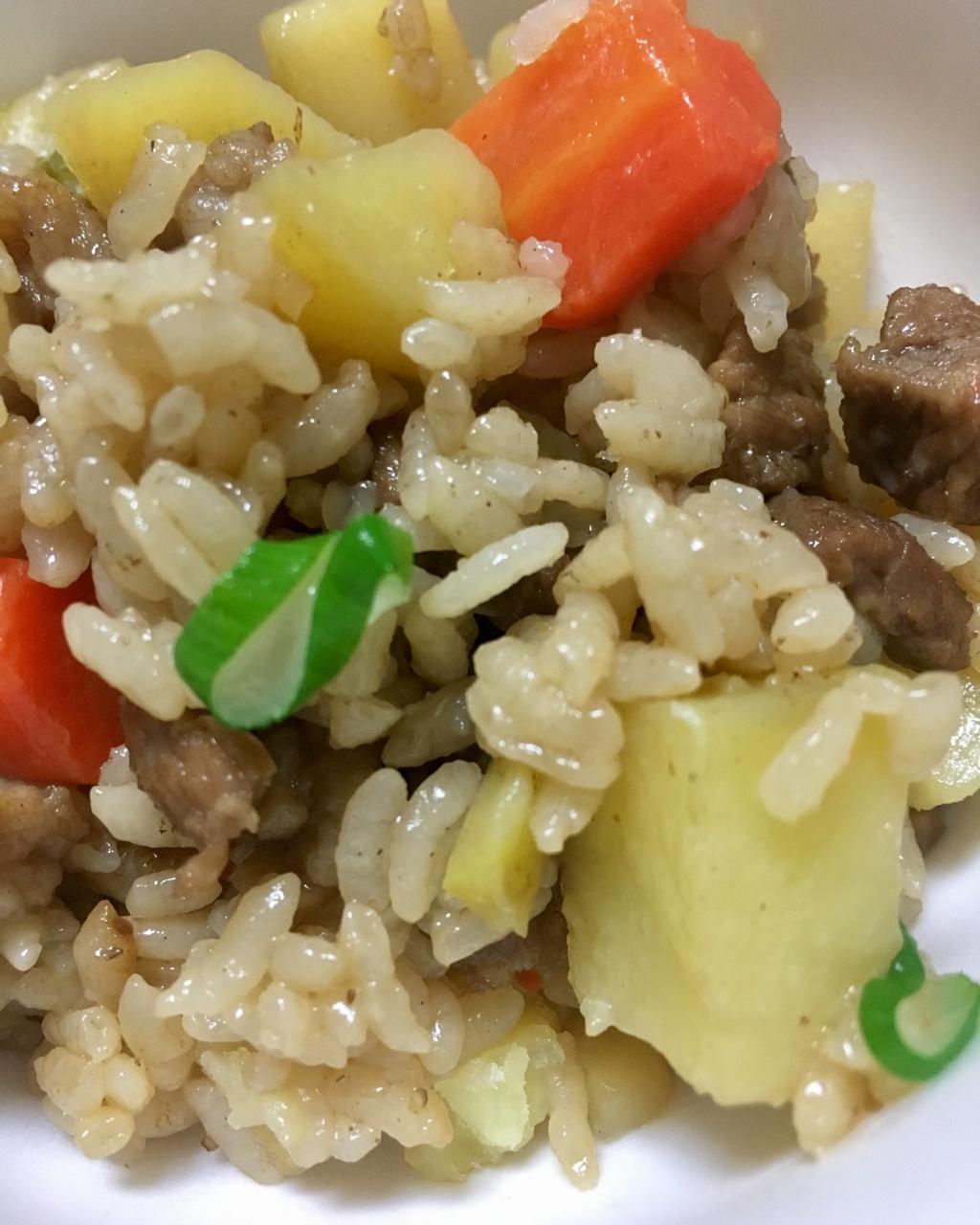 喷香羊肉焖饭