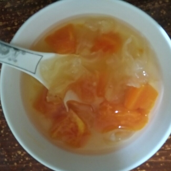 冰糖木瓜炖雪耳