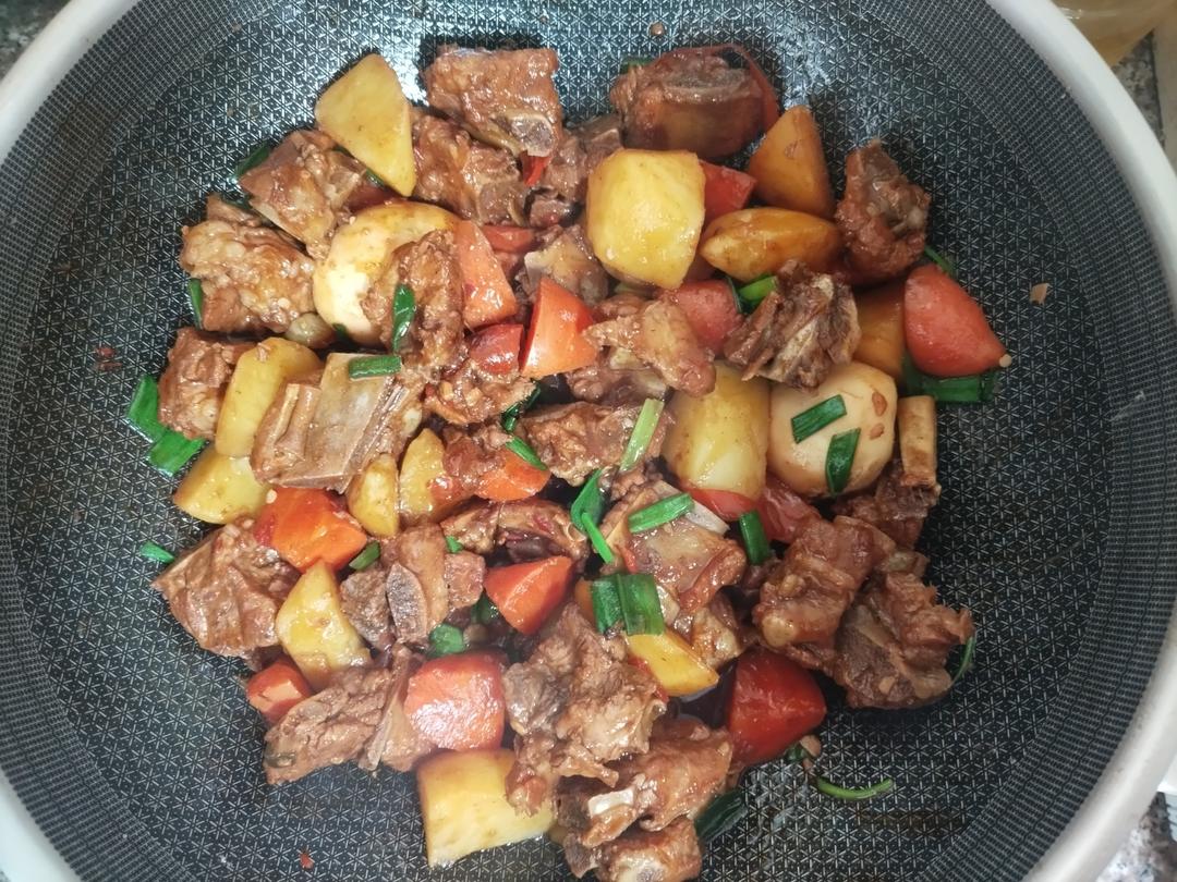 红烧排骨土豆
