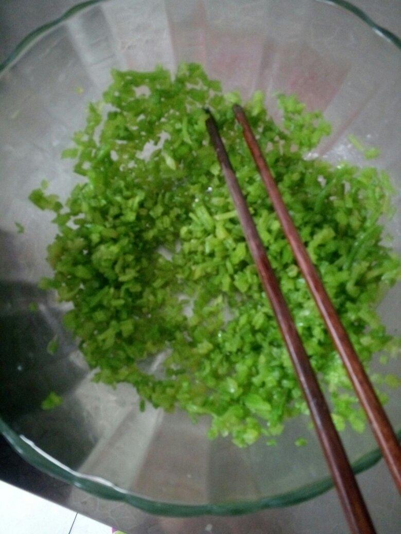 芹菜木耳虾皮鸡蛋素饺子