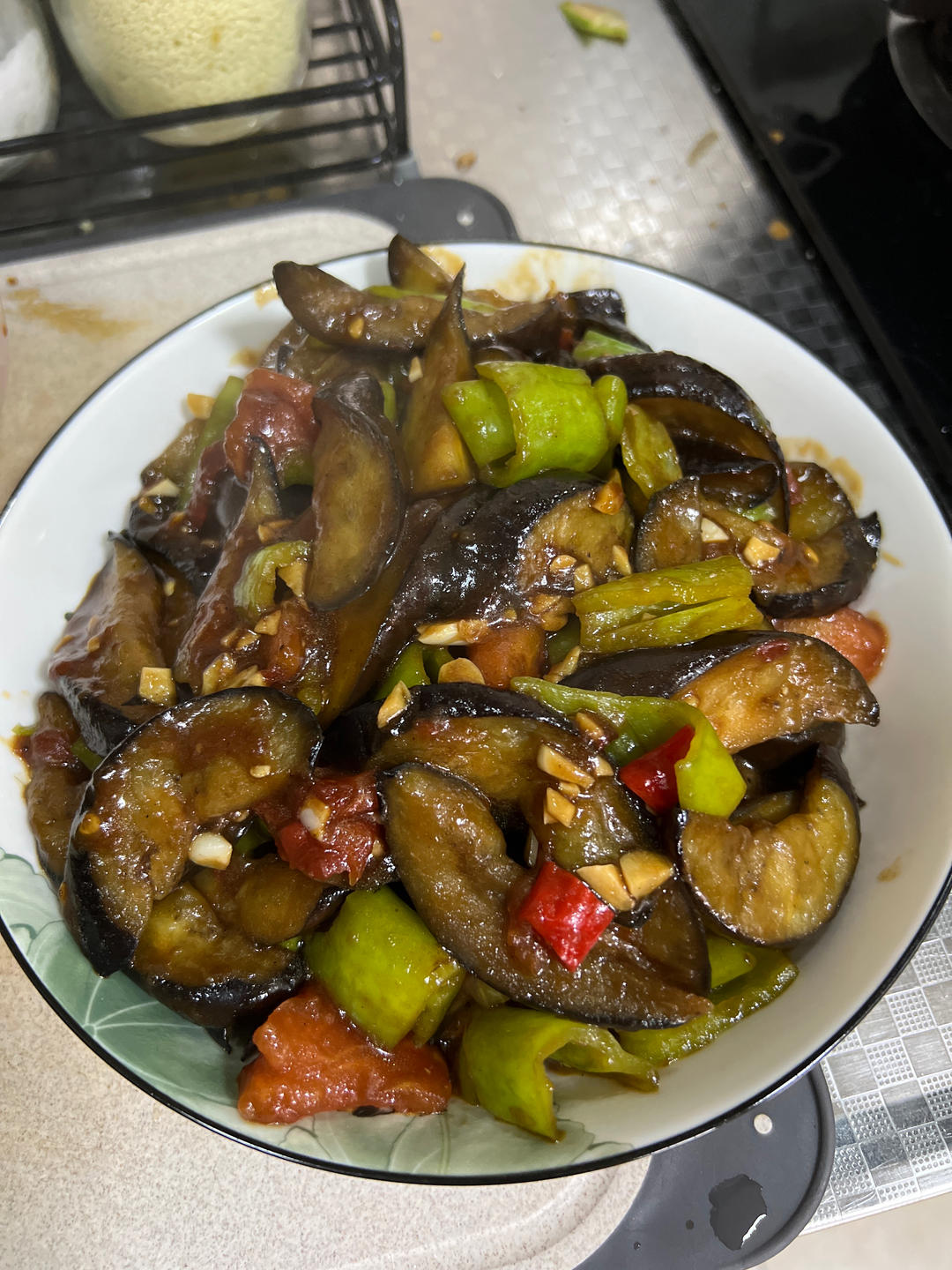 红烧茄子（佐西红柿尖椒）