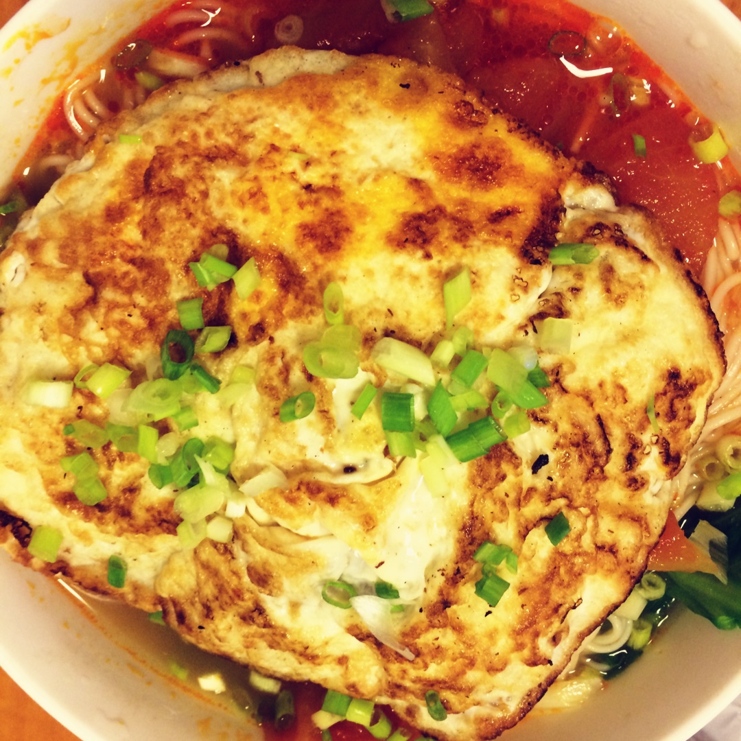 超美味浓郁汤汁番茄煎蛋面