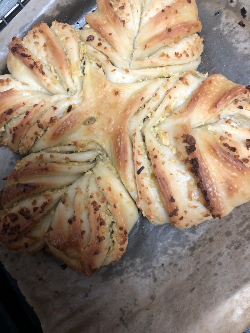 【小高姐】蒜香浓郁 造型优美 不用揉出手膜的面包