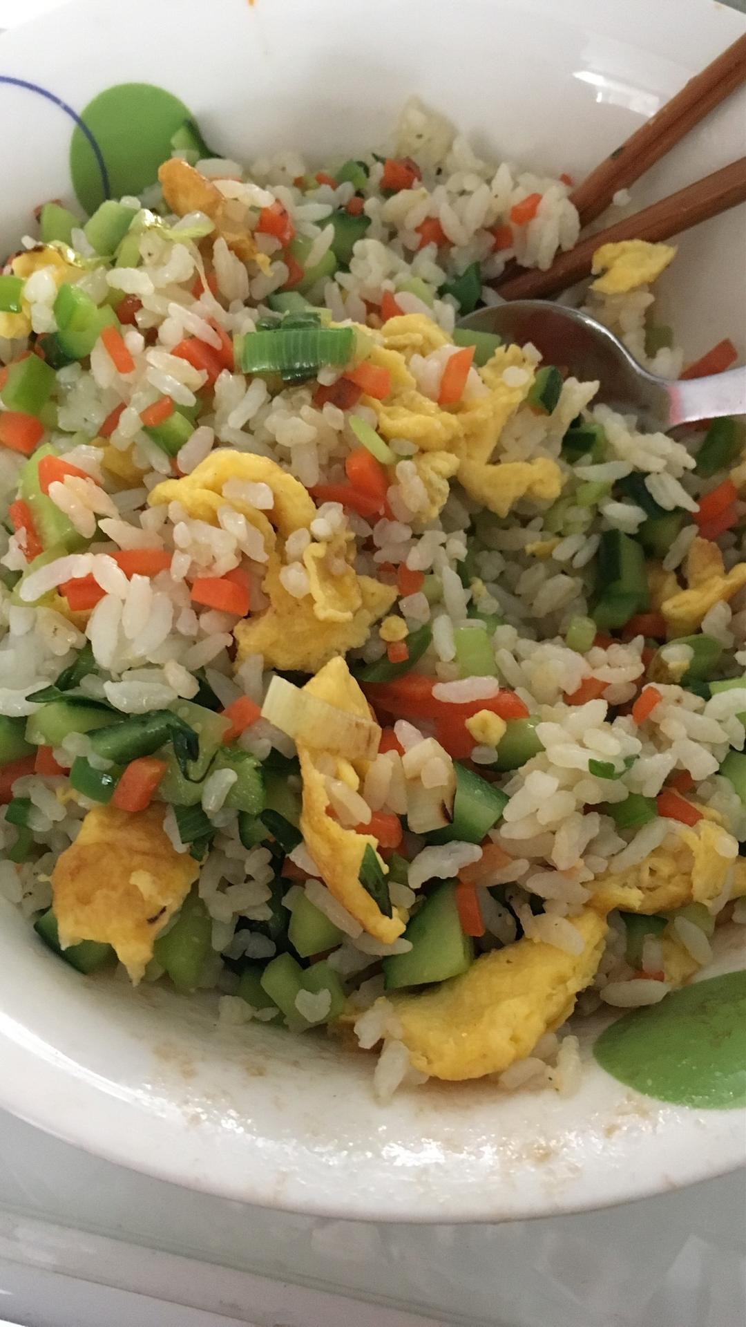 主食#清爽版蛋炒饭