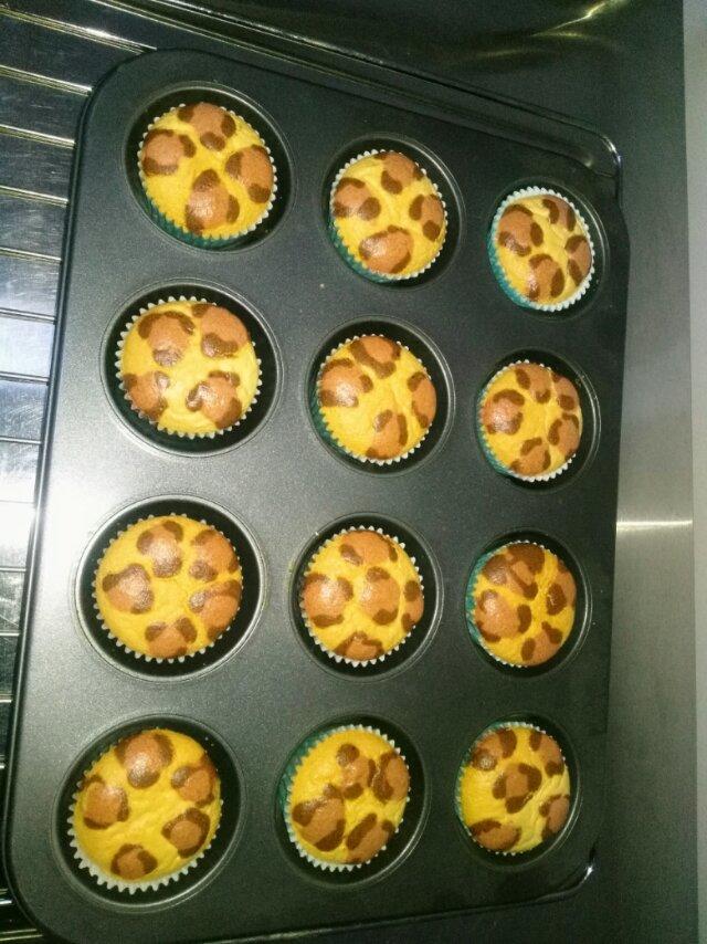 颜值超高的豹纹纸杯蛋糕