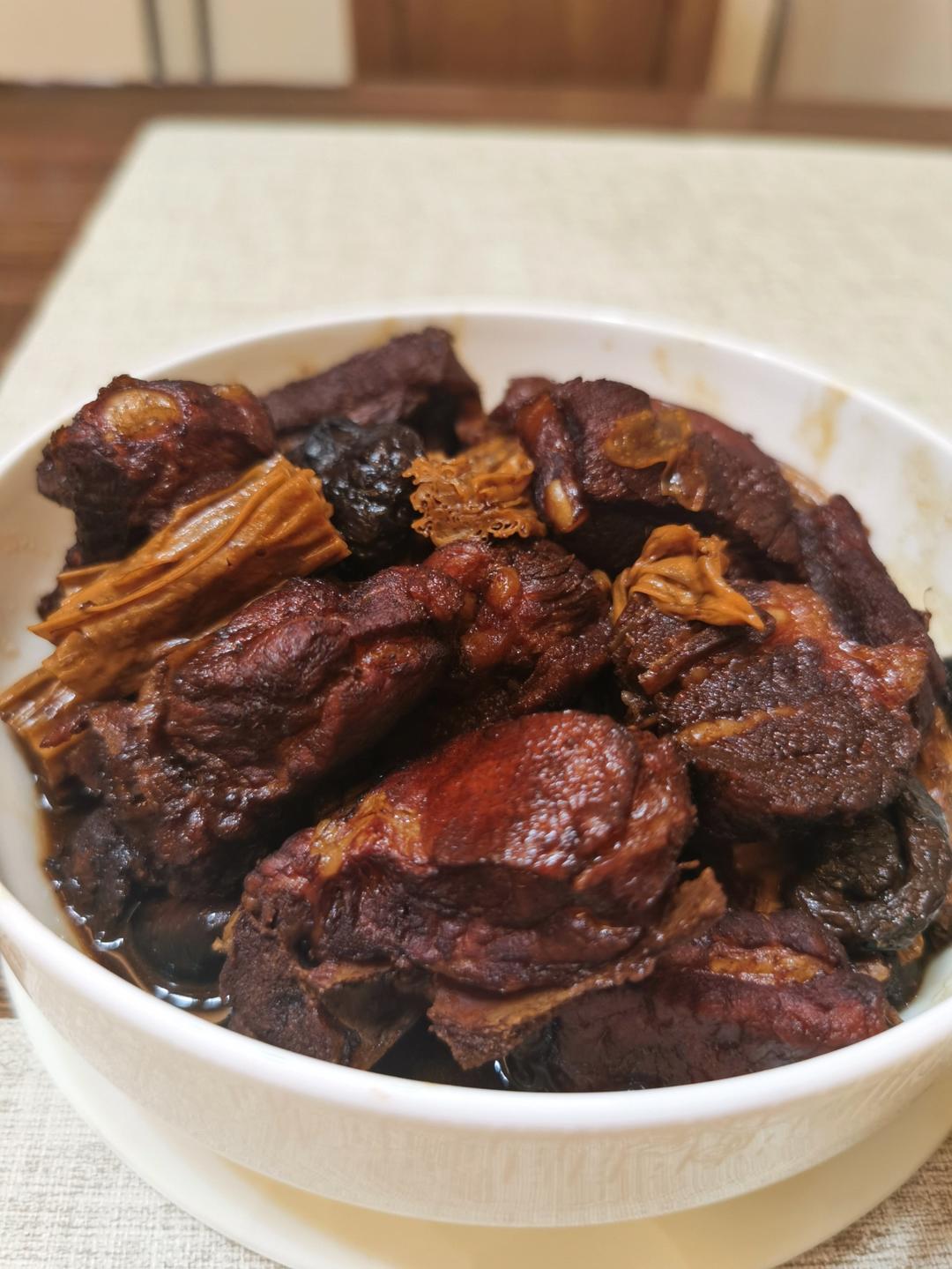 香菇腐竹烧肉