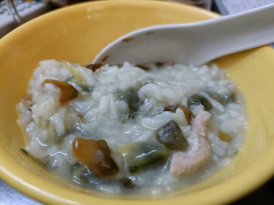 十五分钟快手之香滑皮蛋瘦肉粥(附五分钟电饭煲电压力锅更快捷方法)