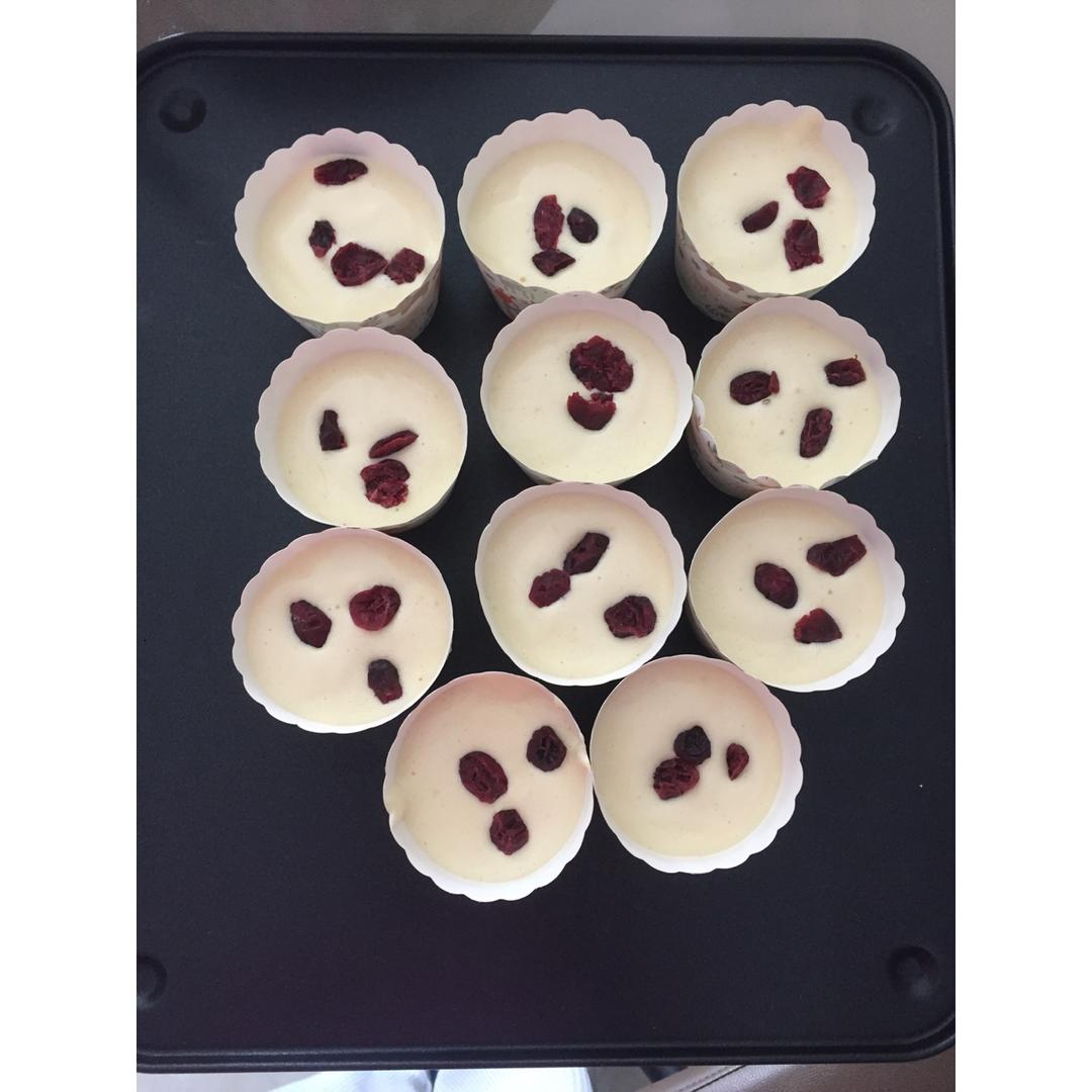 纸杯蛋糕（蔓越莓版可爱到爆）