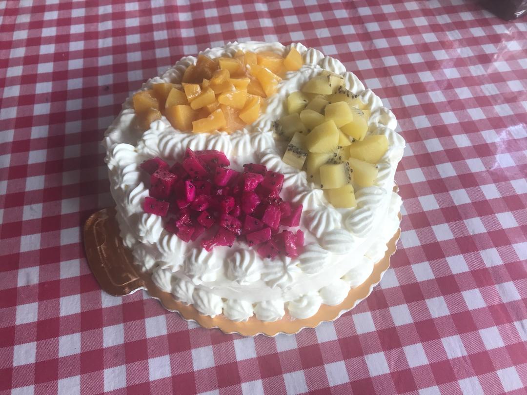 8寸水果生日蛋糕
