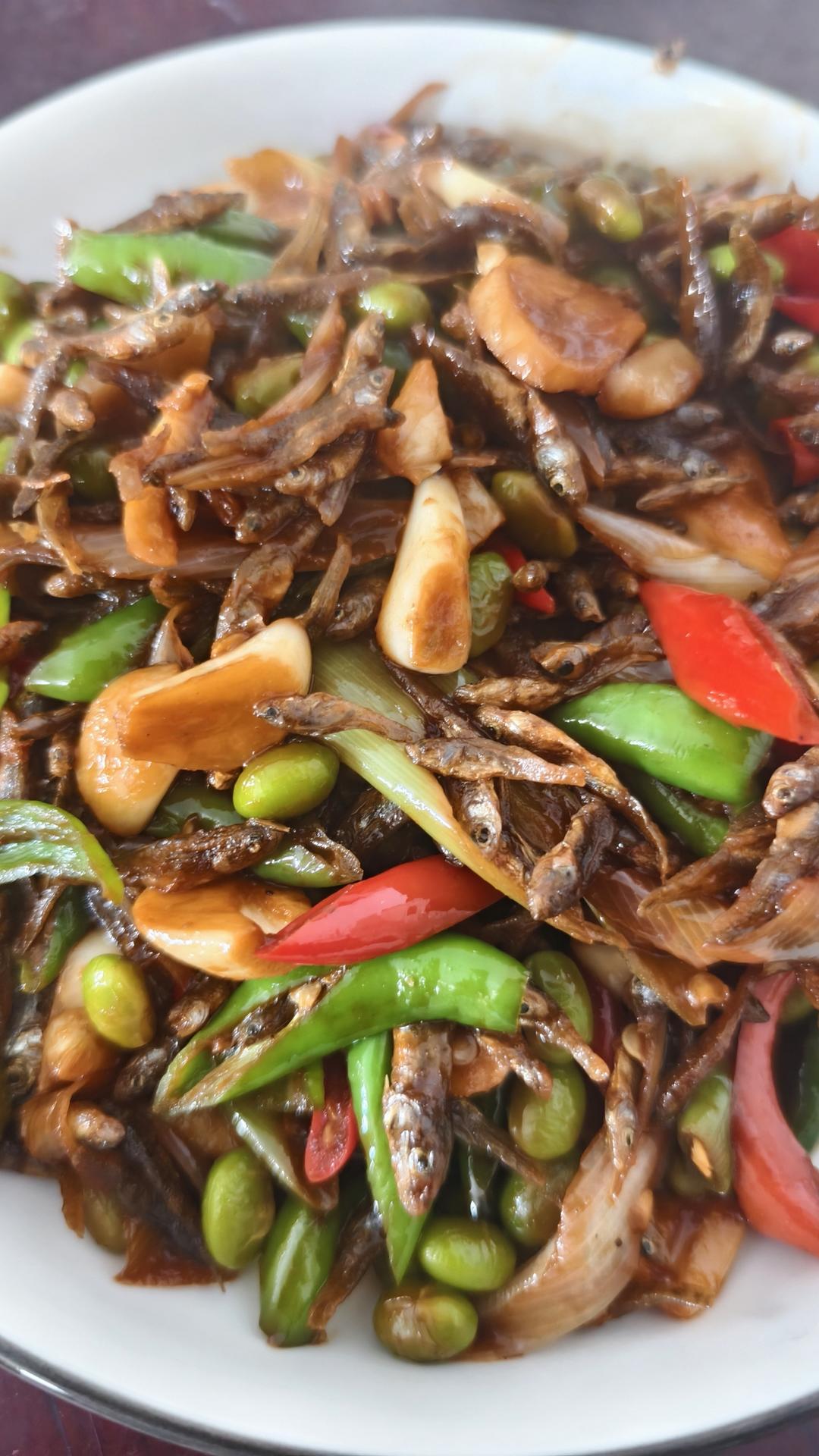 辣椒炒小鱼（家乡味）
